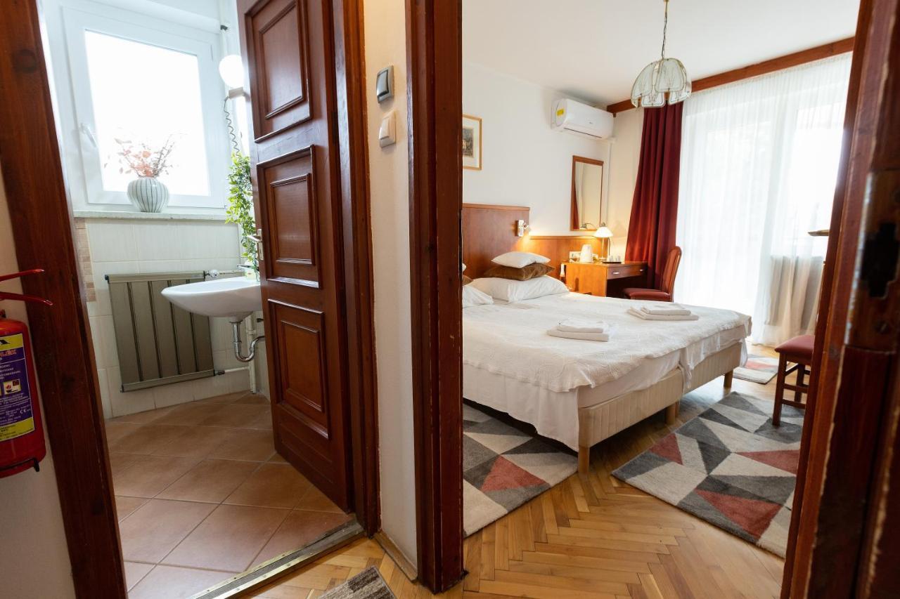 Helios Hotel Apartments Budapest Luaran gambar